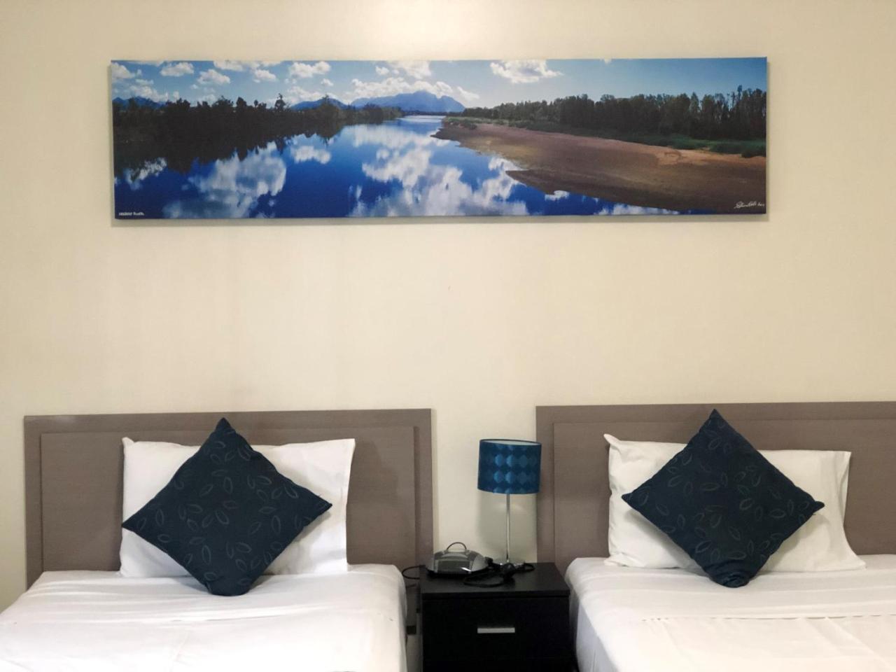 Lees Hotel Ingham Kültér fotó